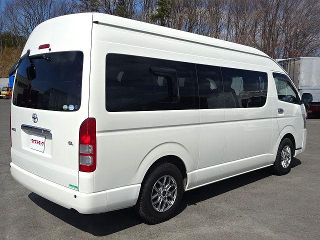 TOYOTA HIACE COMMUTER 2017